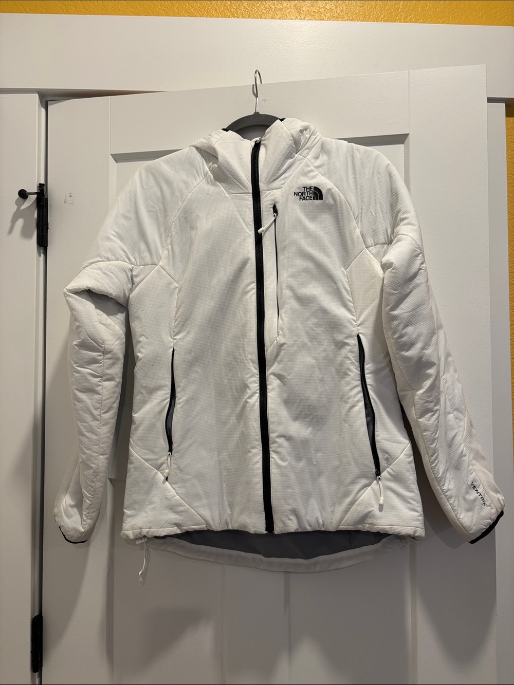 Noth Face Lightweight Ventrix Jacket white w/ black trim Size Med EUC